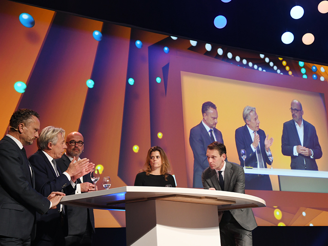 Foto discussie op podium