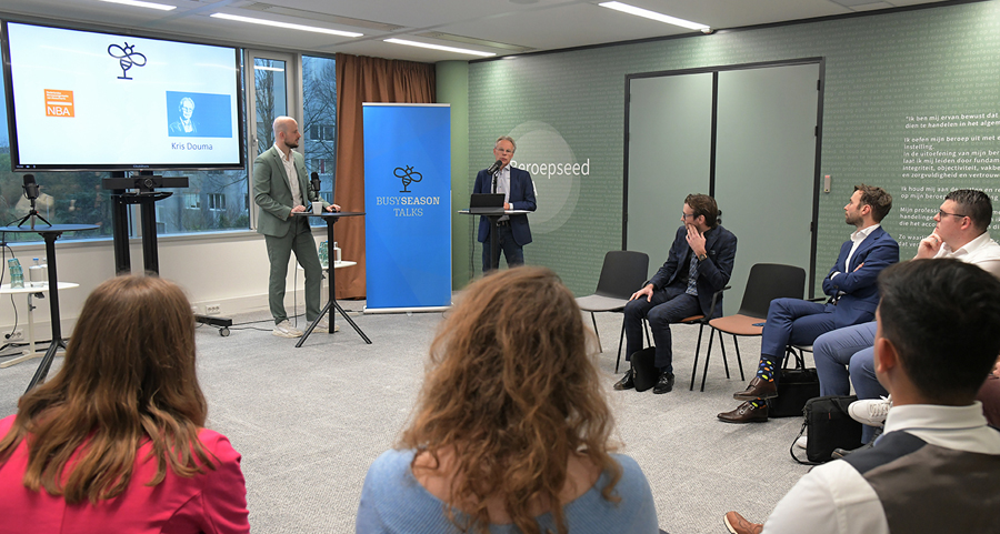 Foto: Debatsessie BusySeasonTalks overzicht