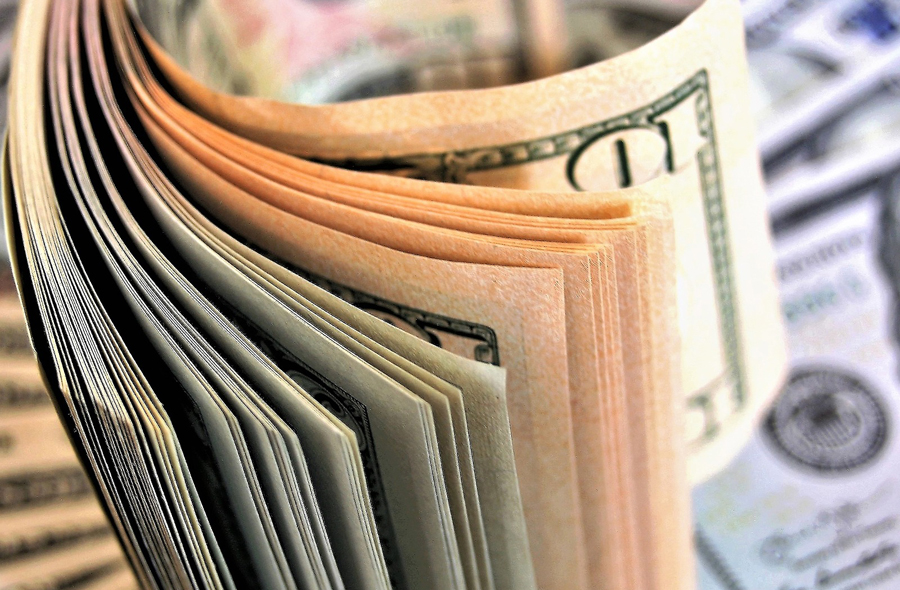 Dollars_900x590.jpg