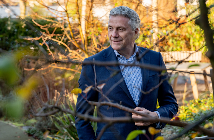 DirkterHarmsel1_900x590.jpg
