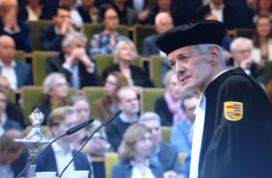 LeenPaape_Afscheidscollege1_900x590.jpg