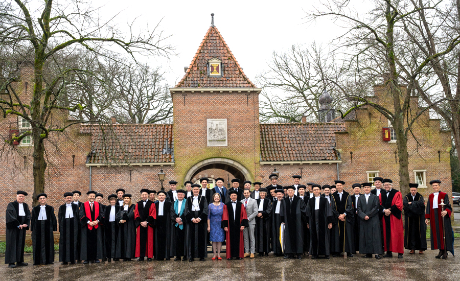 Foto: Ruud Vergoossen met het cortege